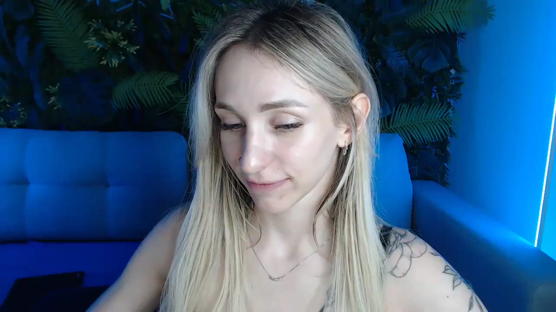Horny_Blond video thumbnail