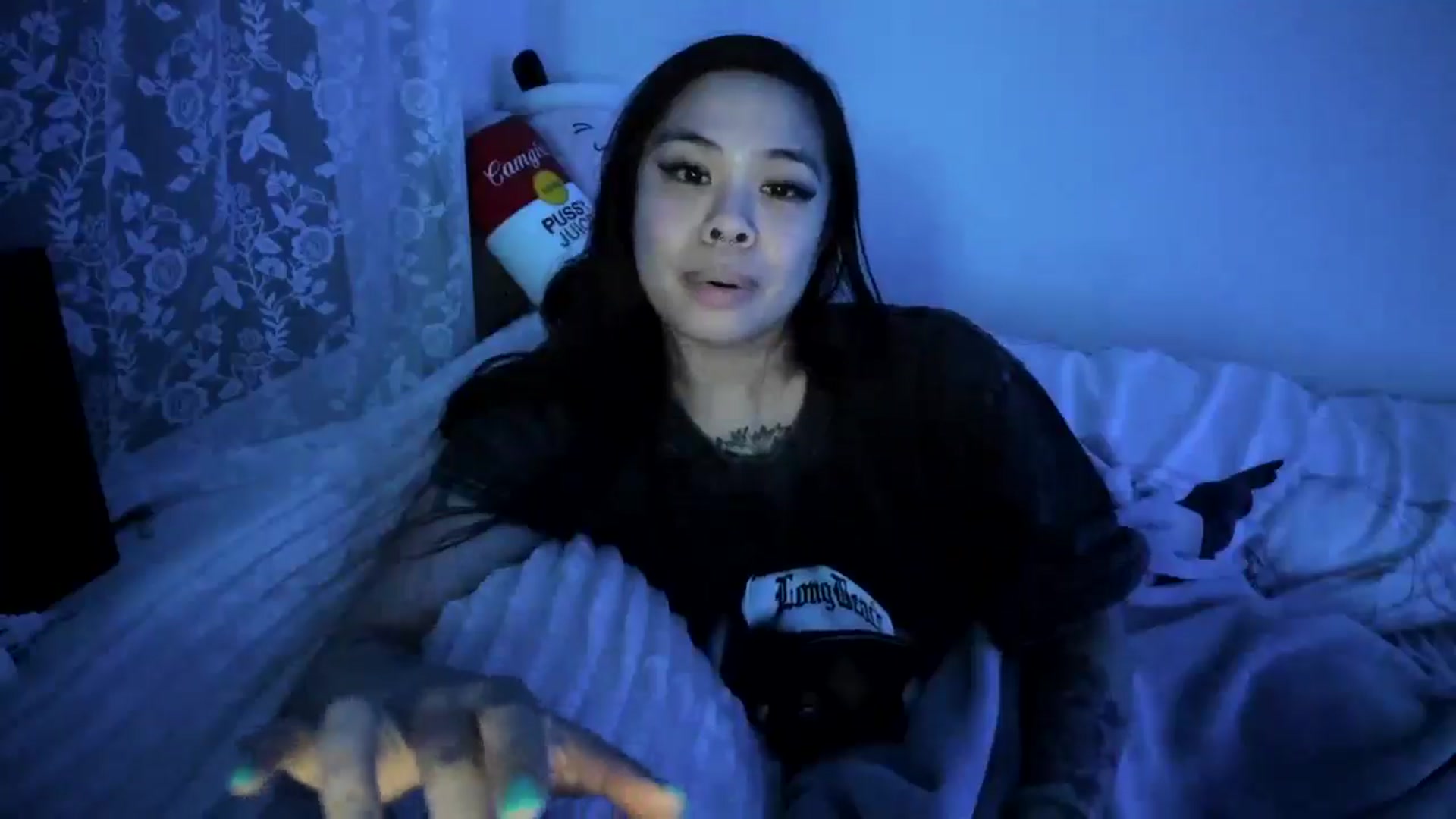 dolllface video thumbnail