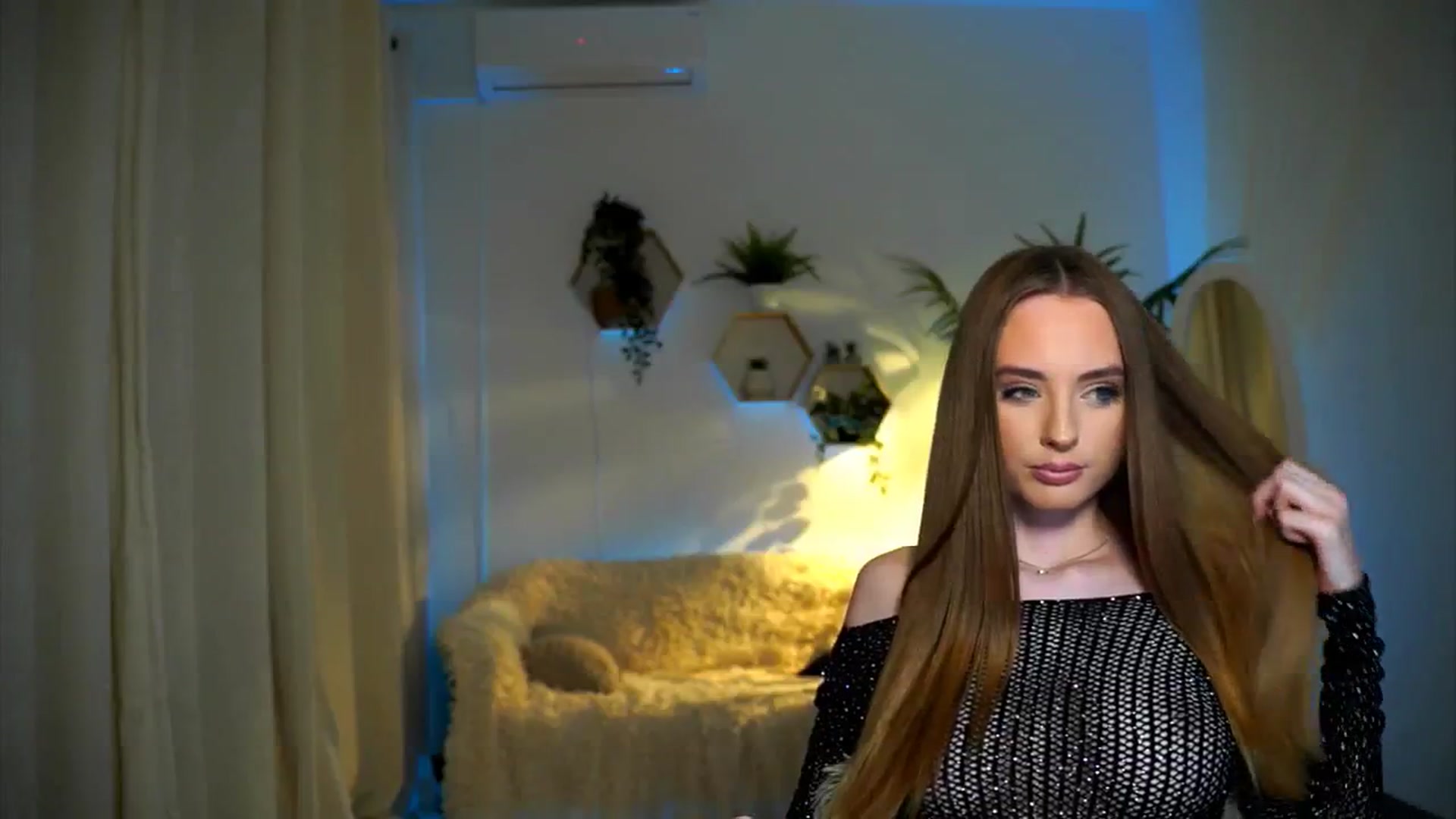 petitegonwild video thumbnail
