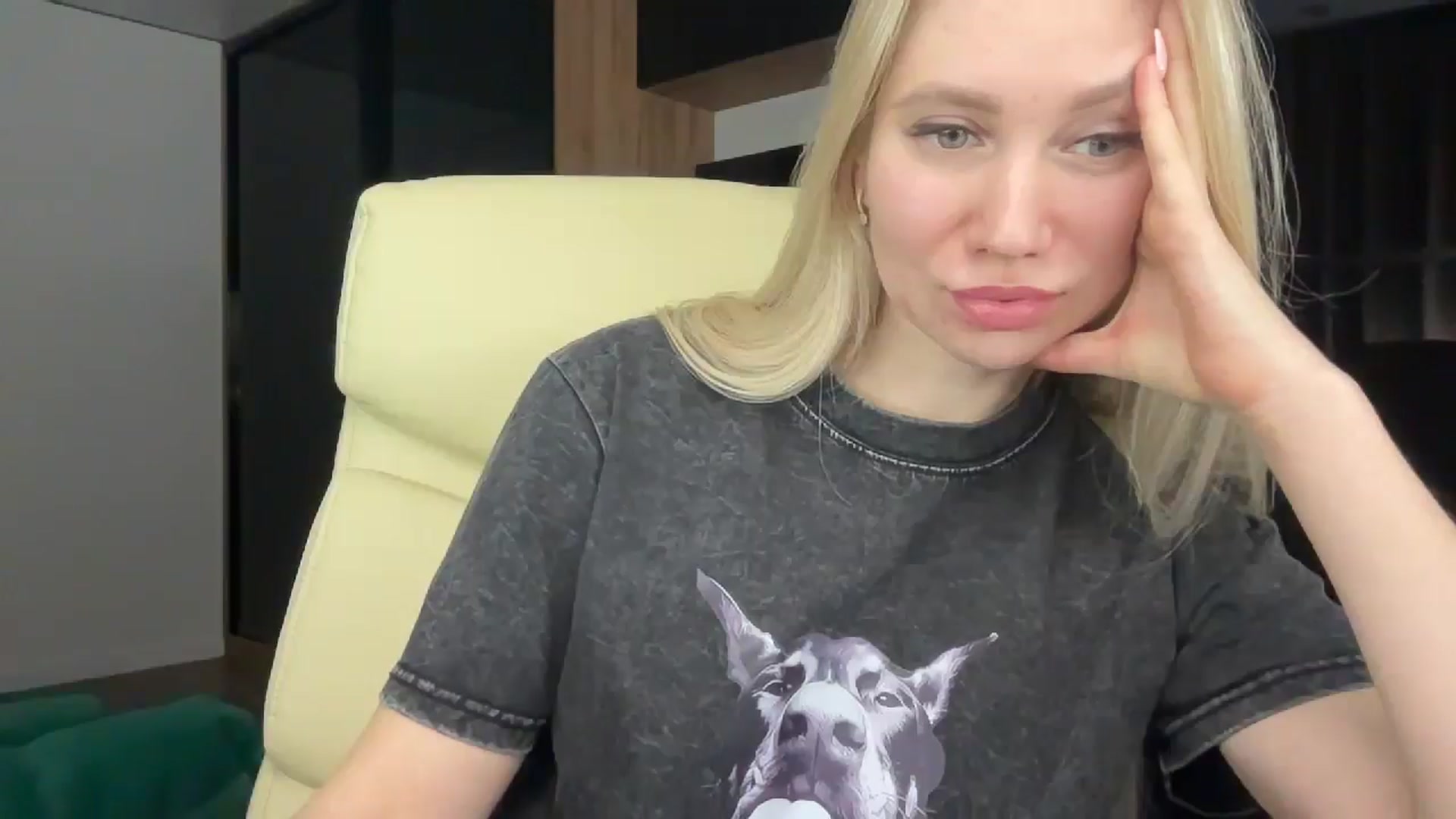 Miss_Sylvia video thumbnail