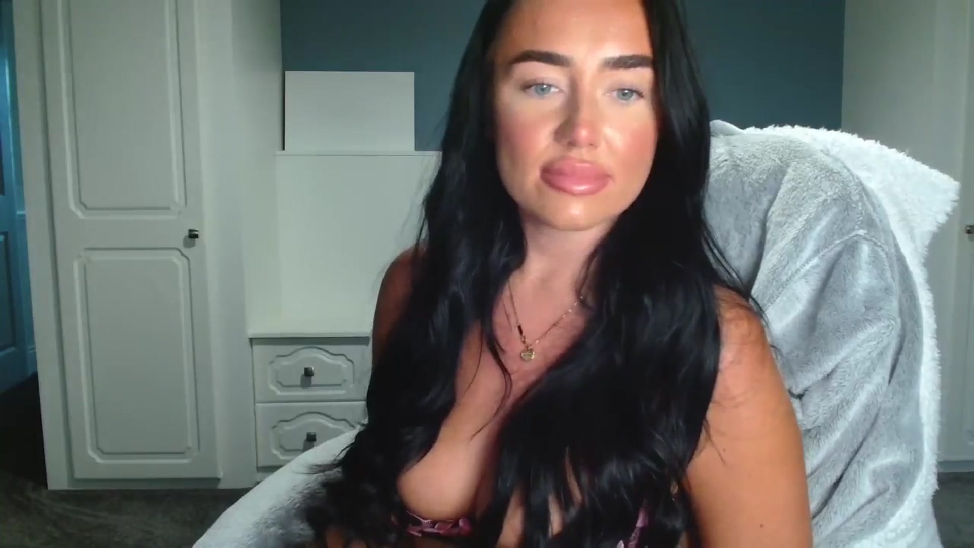 ElleBloom video thumbnail