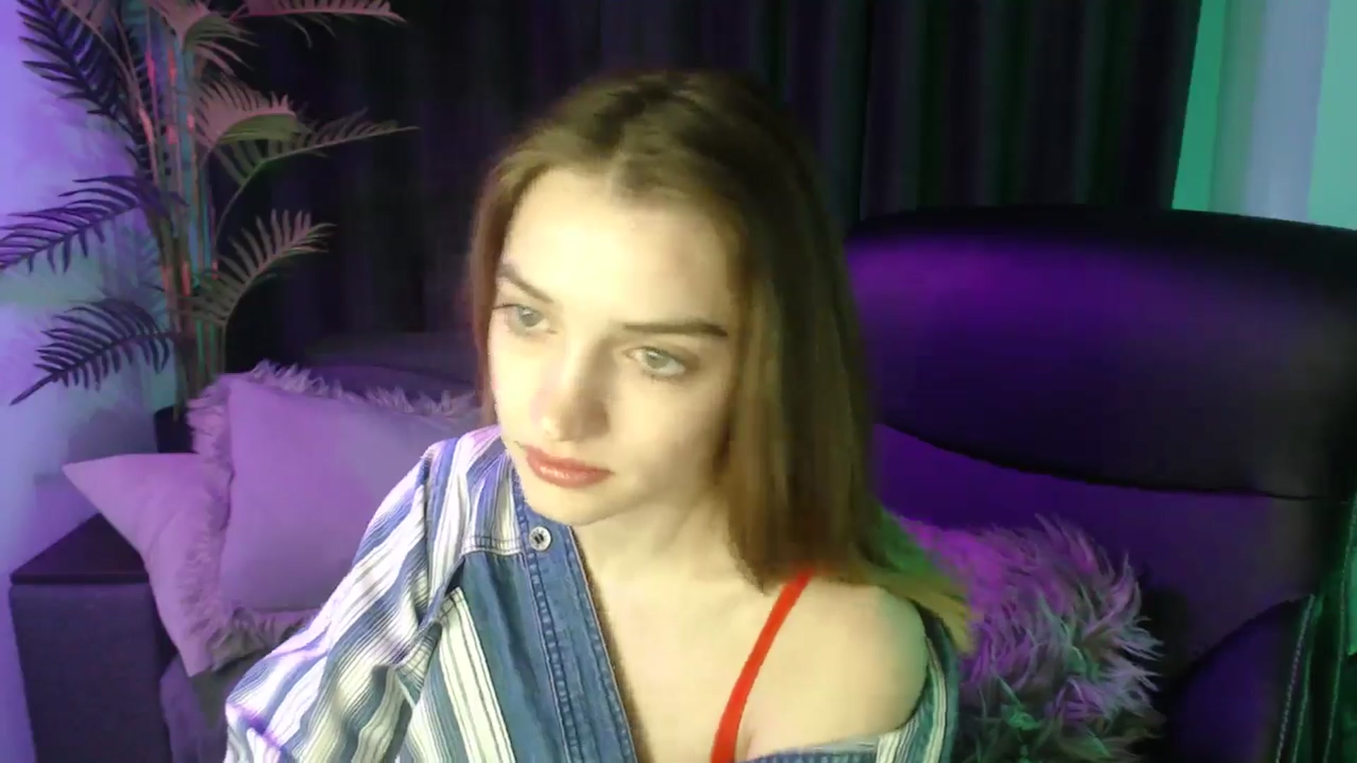 LaraMinx video thumbnail