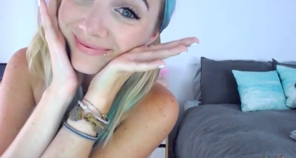 SweetDee video thumbnail