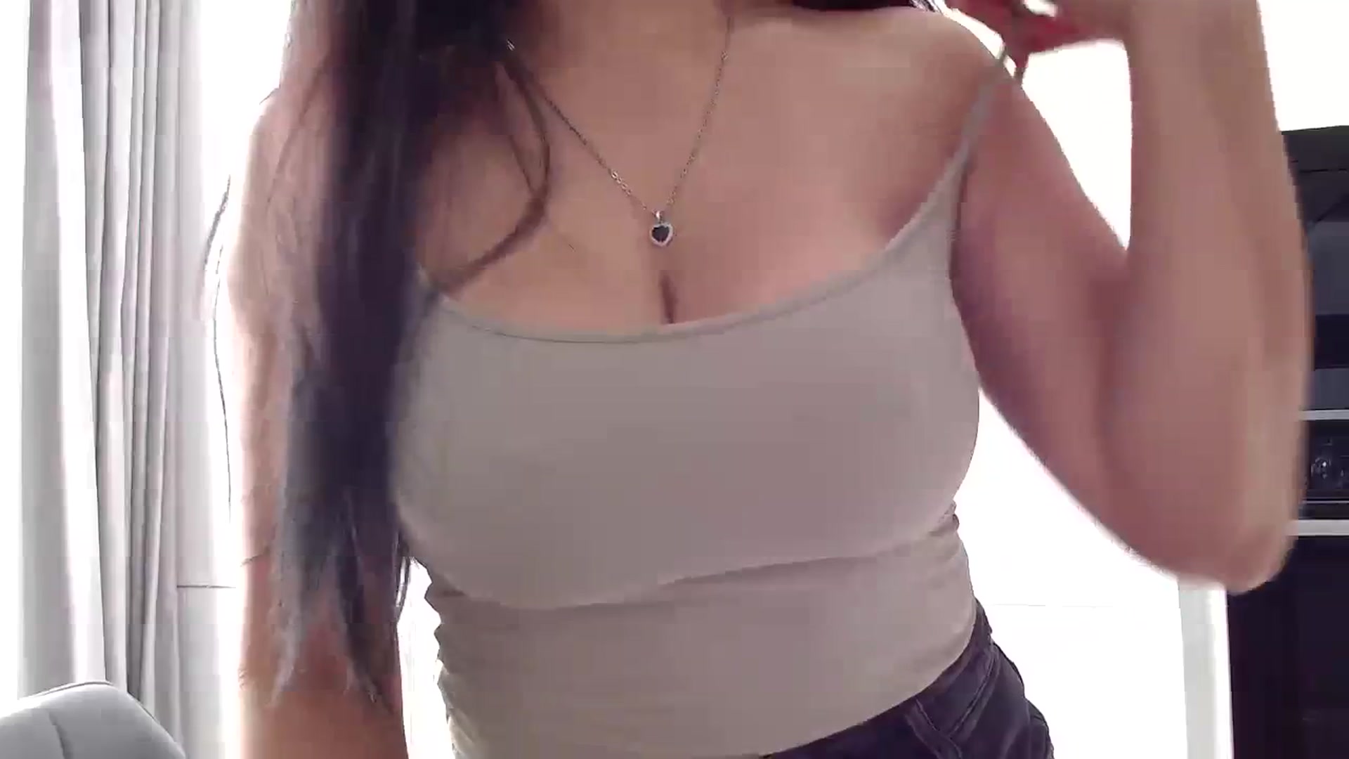 Juicyylips video thumbnail