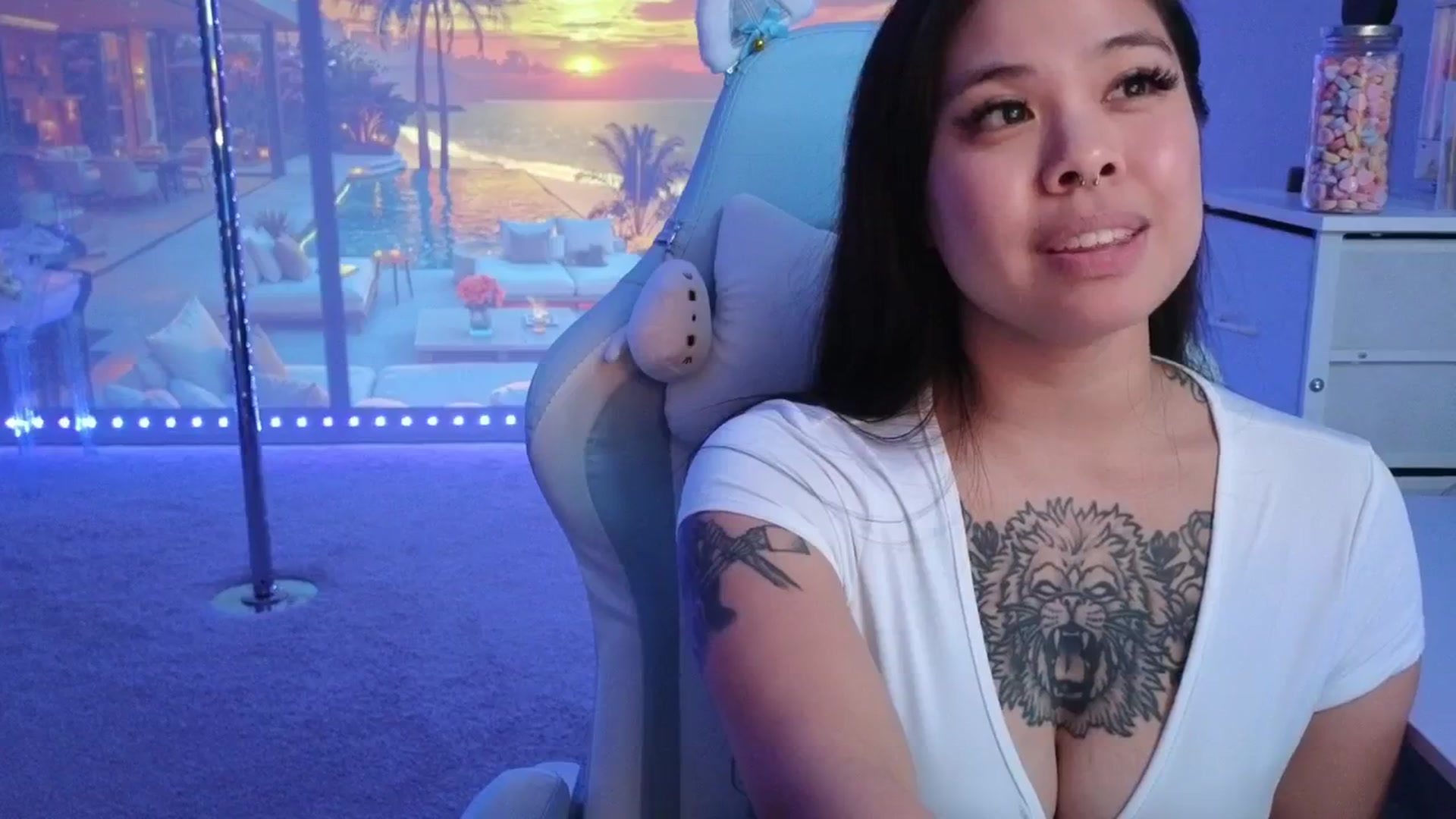 dolllface video thumbnail