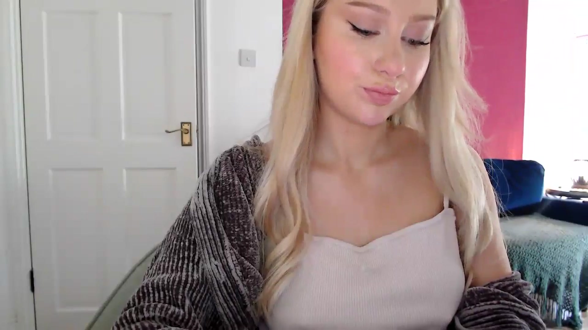 PetiteAvax video thumbnail