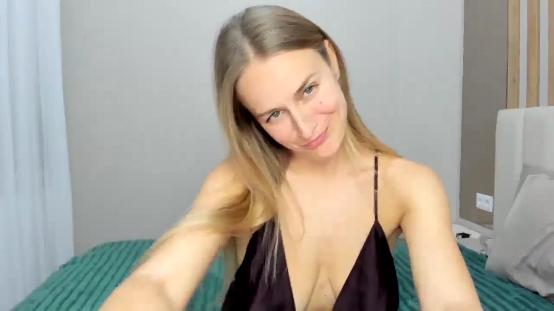regular_girl video thumbnail