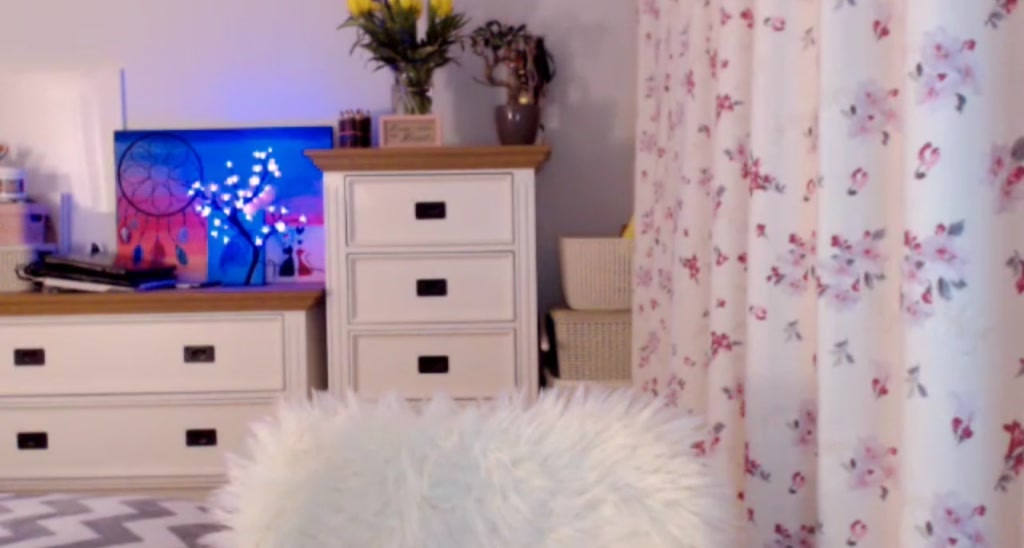Ami_White video thumbnail