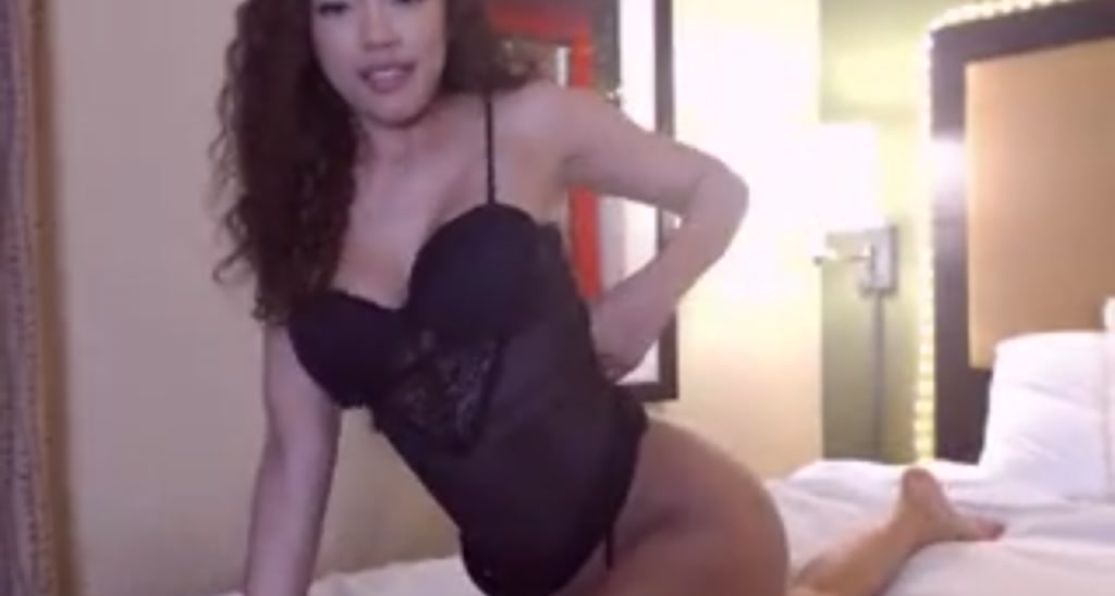 AvaDollxo video thumbnail