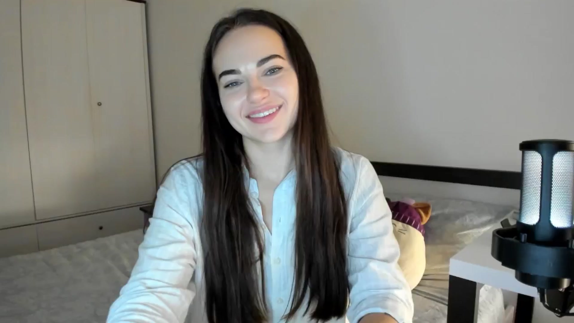 BeeTheQueen video thumbnail