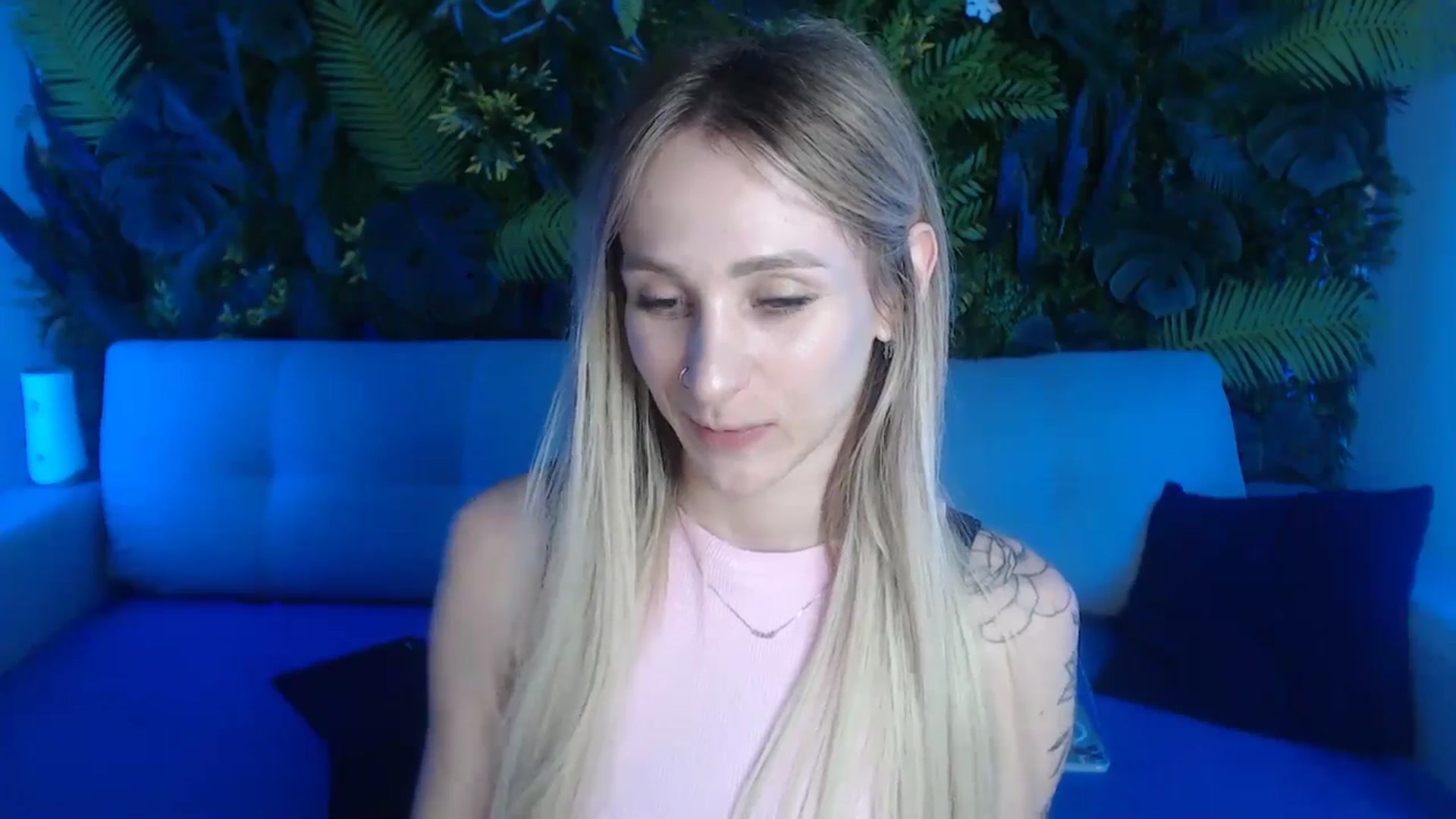 Horny_Blond video thumbnail