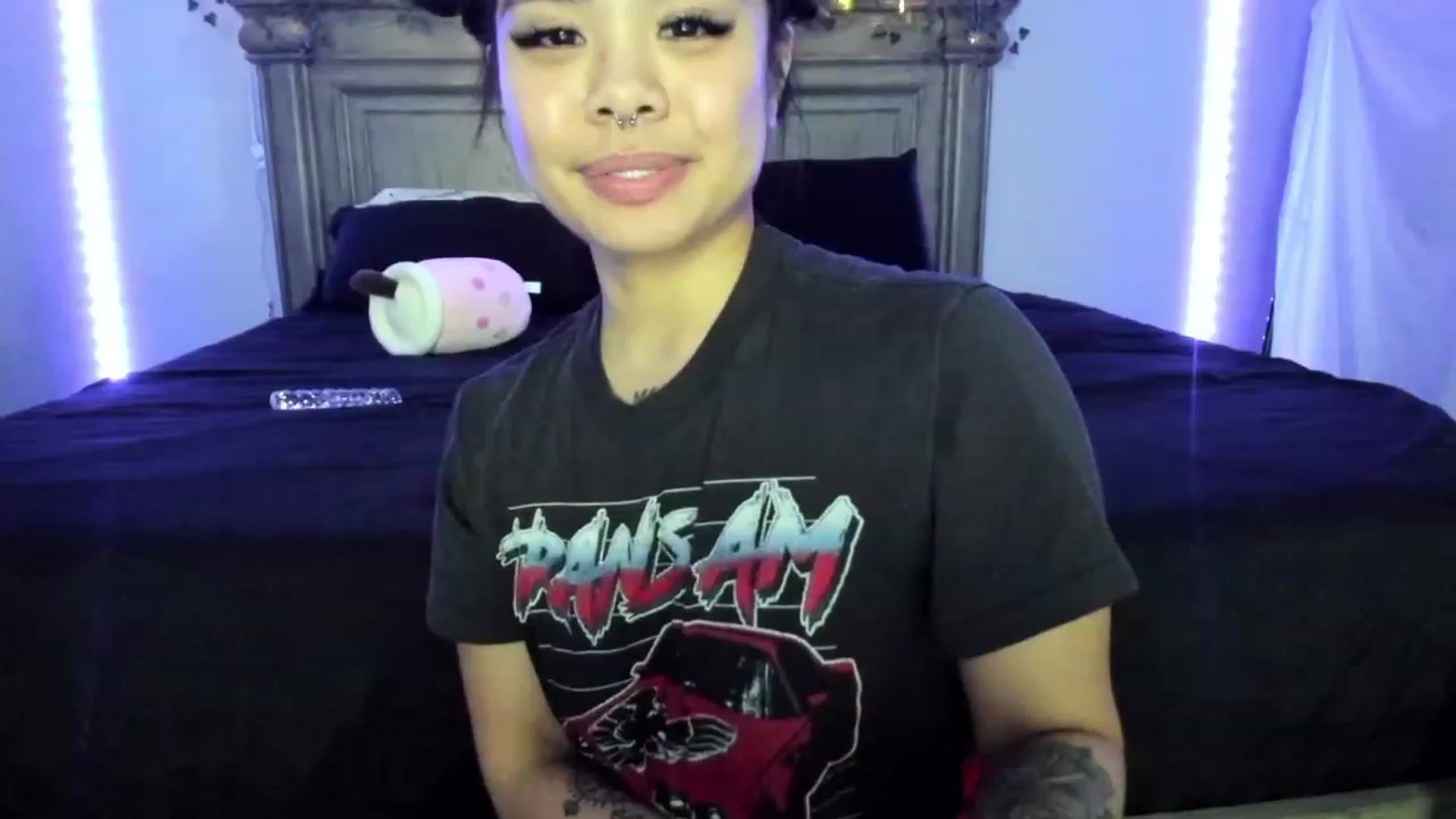 dolllface video thumbnail