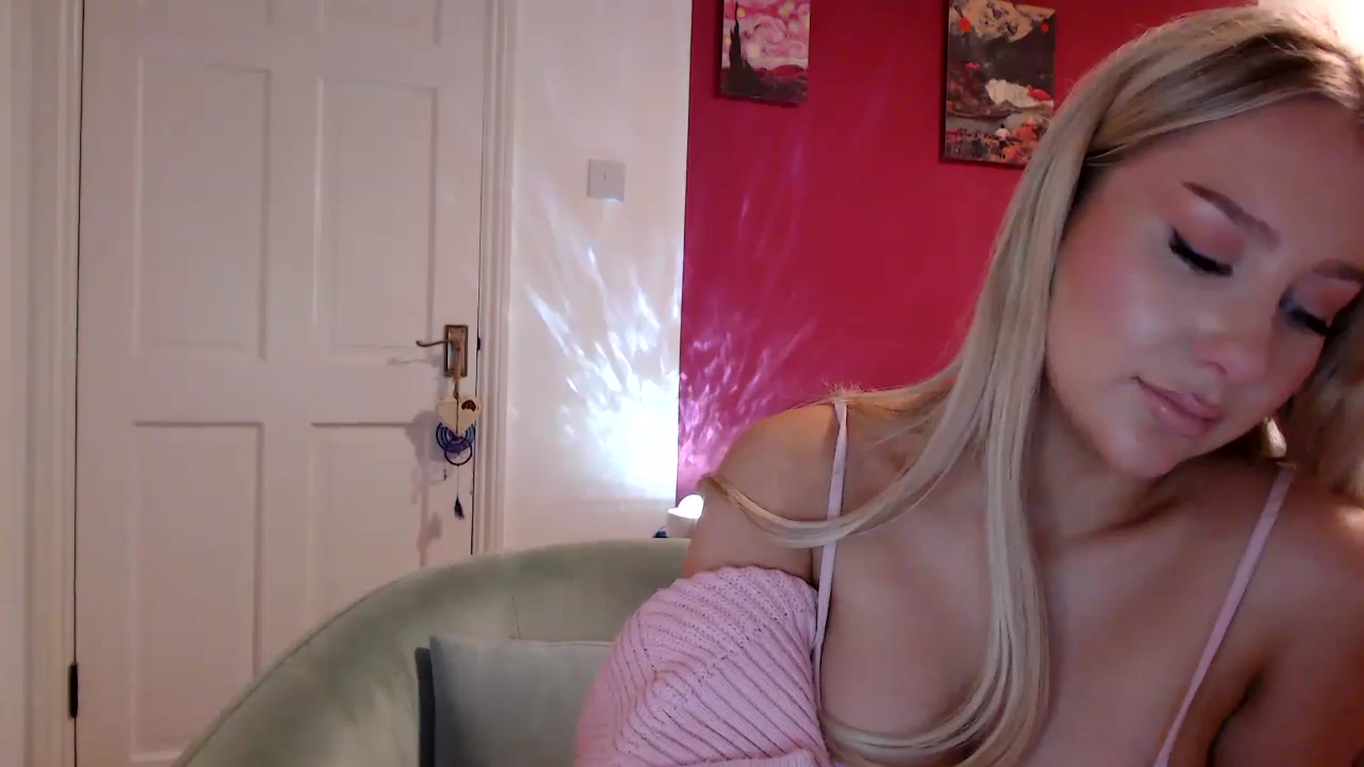 PetiteAvax video thumbnail