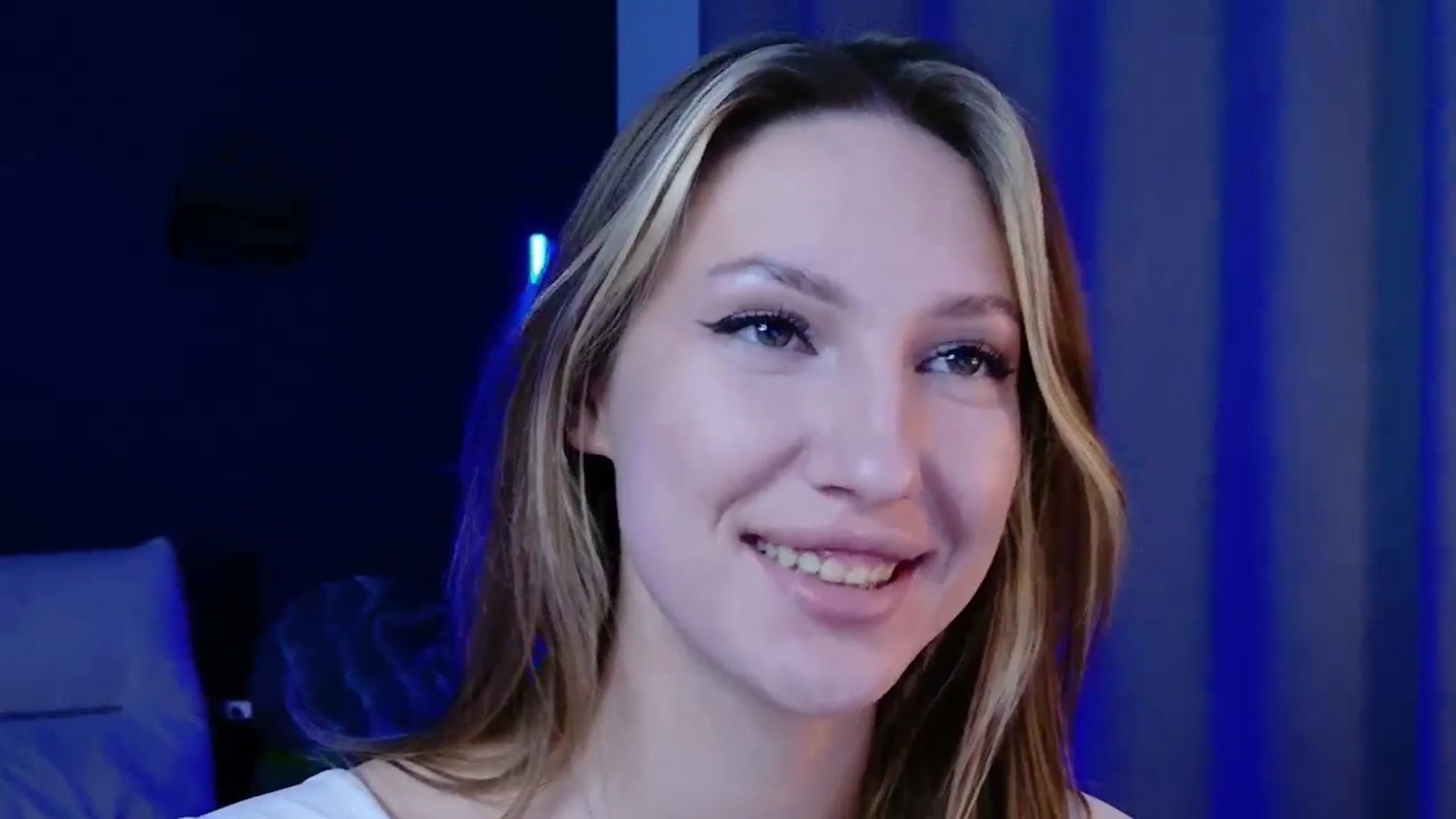 LovelyGin video thumbnail