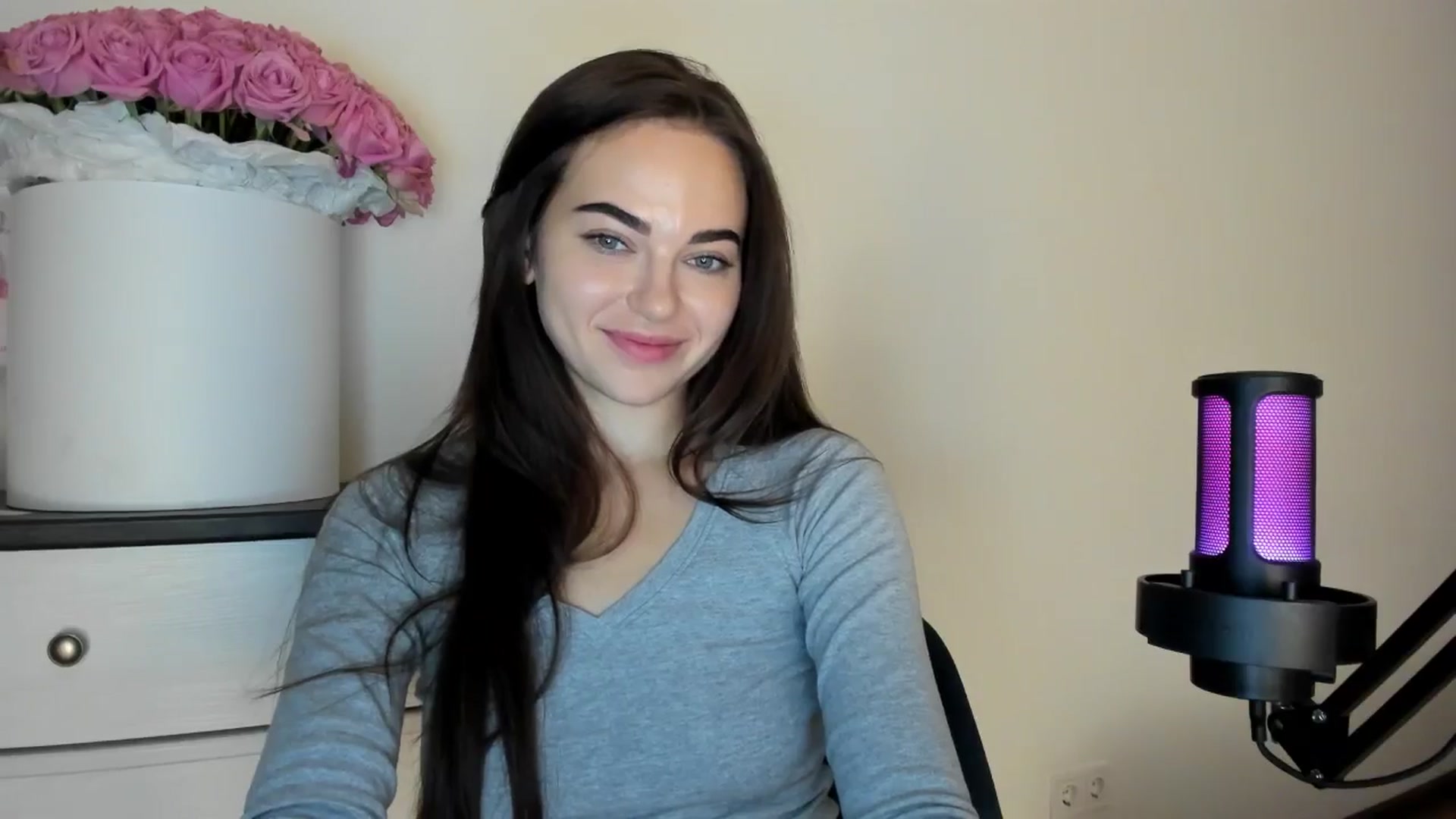 BeeTheQueen video thumbnail