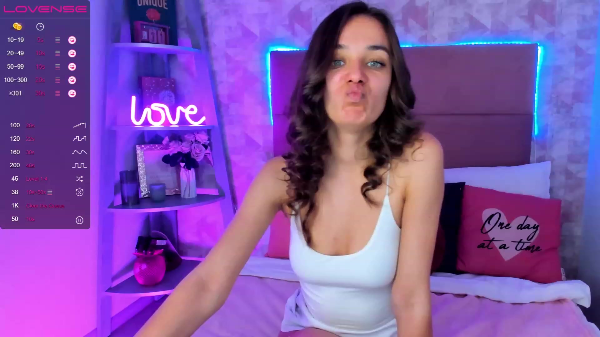 AprilWong video thumbnail