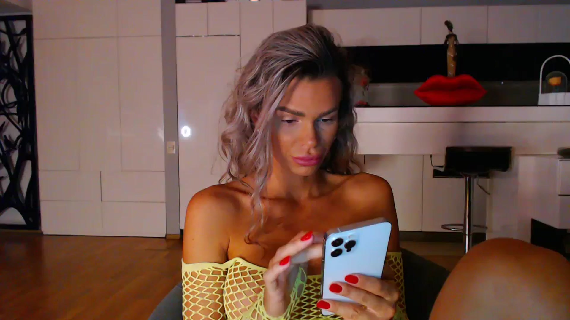 D_y_y video thumbnail
