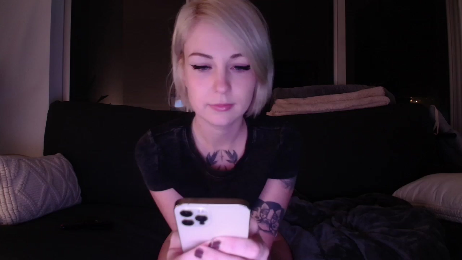 cuteholly video thumbnail