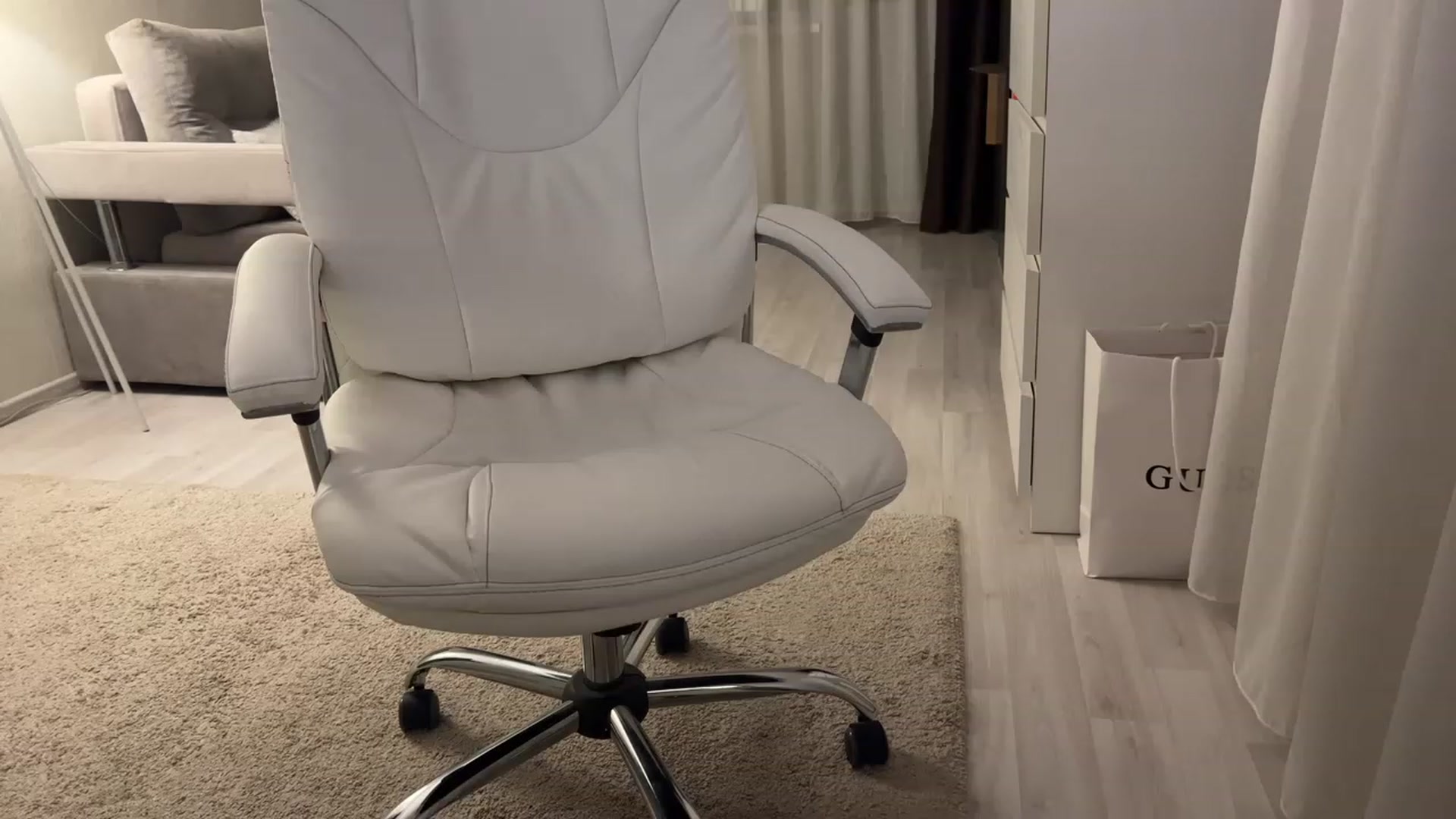 EllenOnline video thumbnail