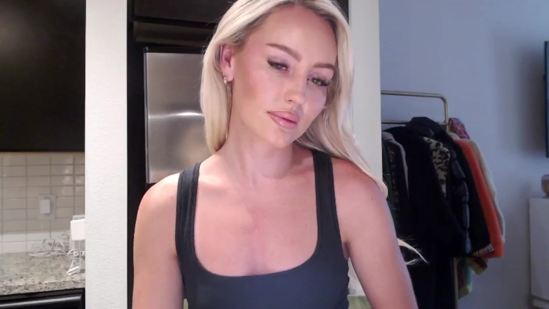 Officialelsa video thumbnail
