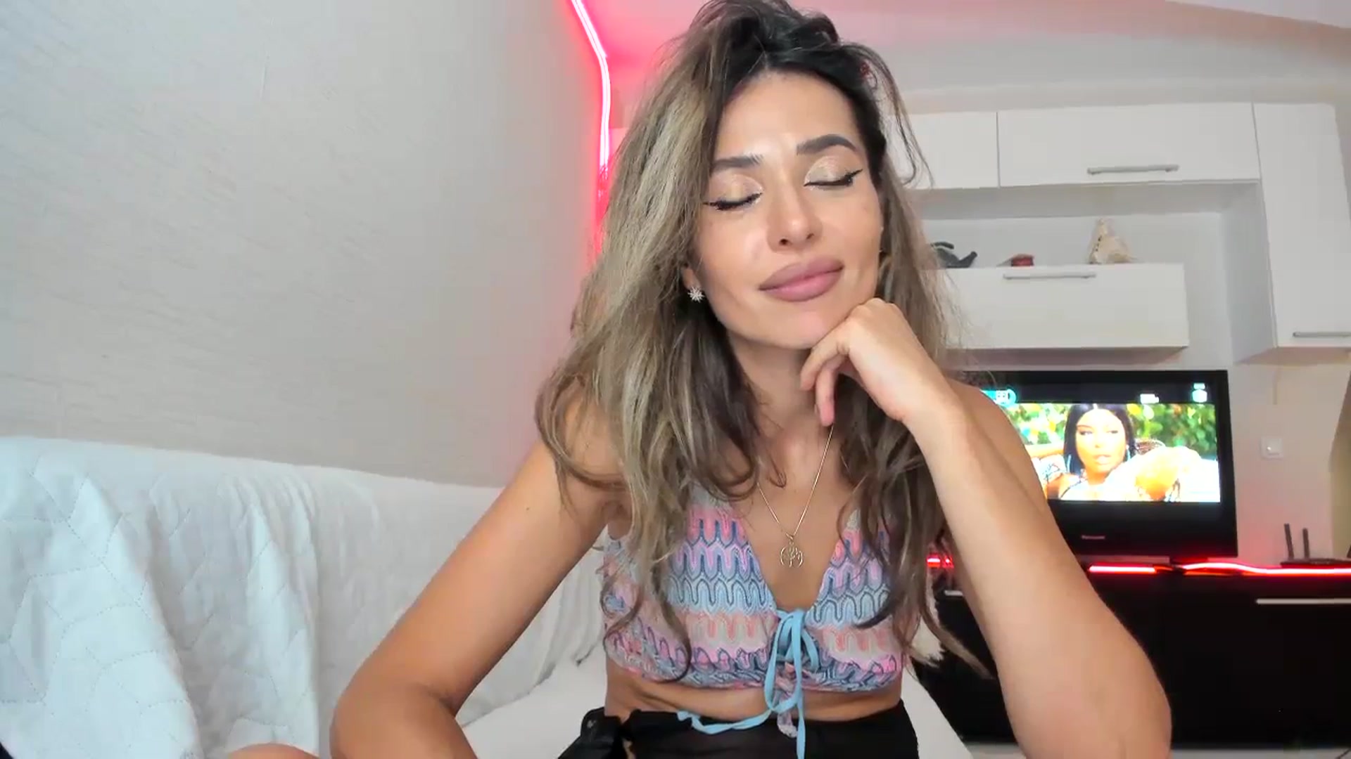 SmileyTinaa video thumbnail