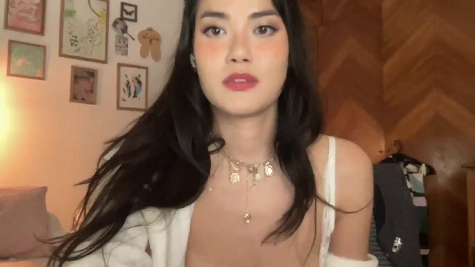 LuluArtist video thumbnail