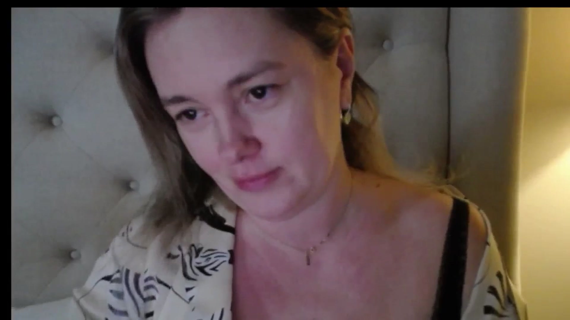 J0llye video thumbnail