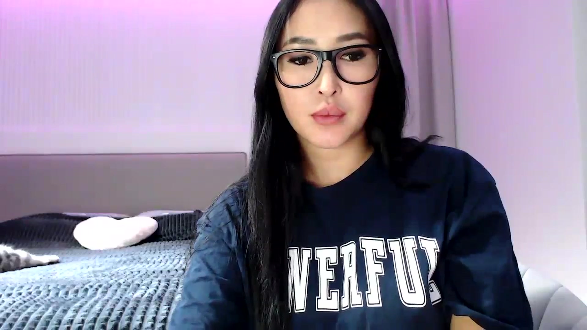 Juicyylips video thumbnail