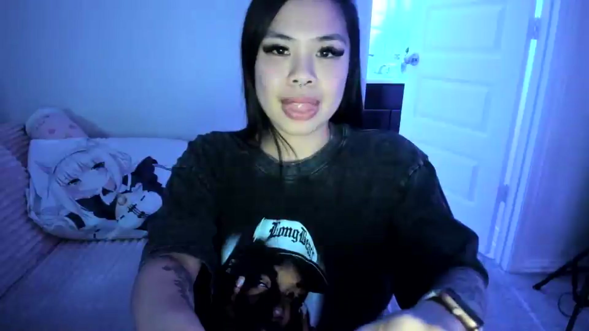 dolllface video thumbnail