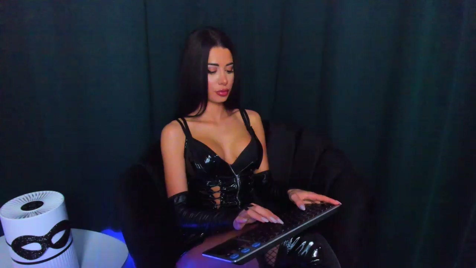 QueenANNYA video thumbnail