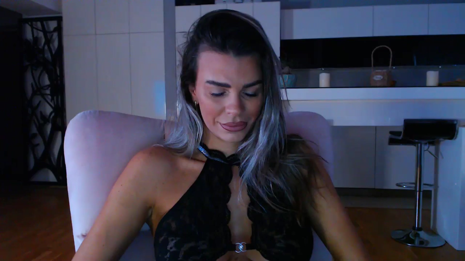 D_y_y video thumbnail