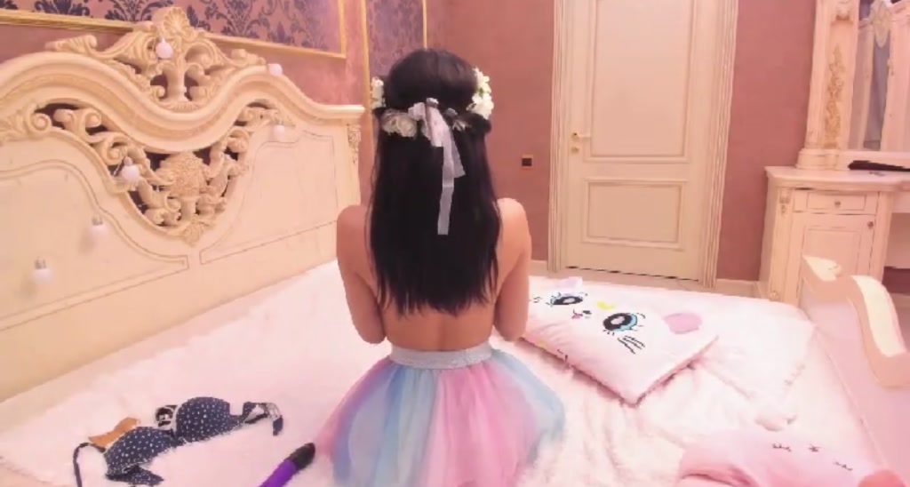 LindaMei video thumbnail