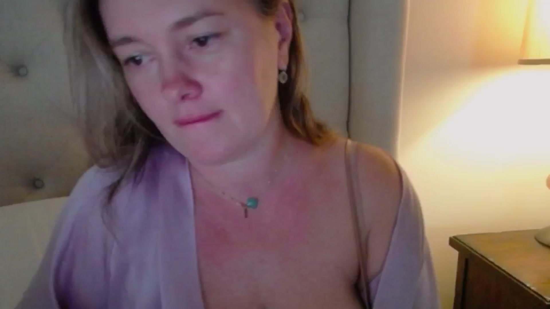 J0llye video thumbnail
