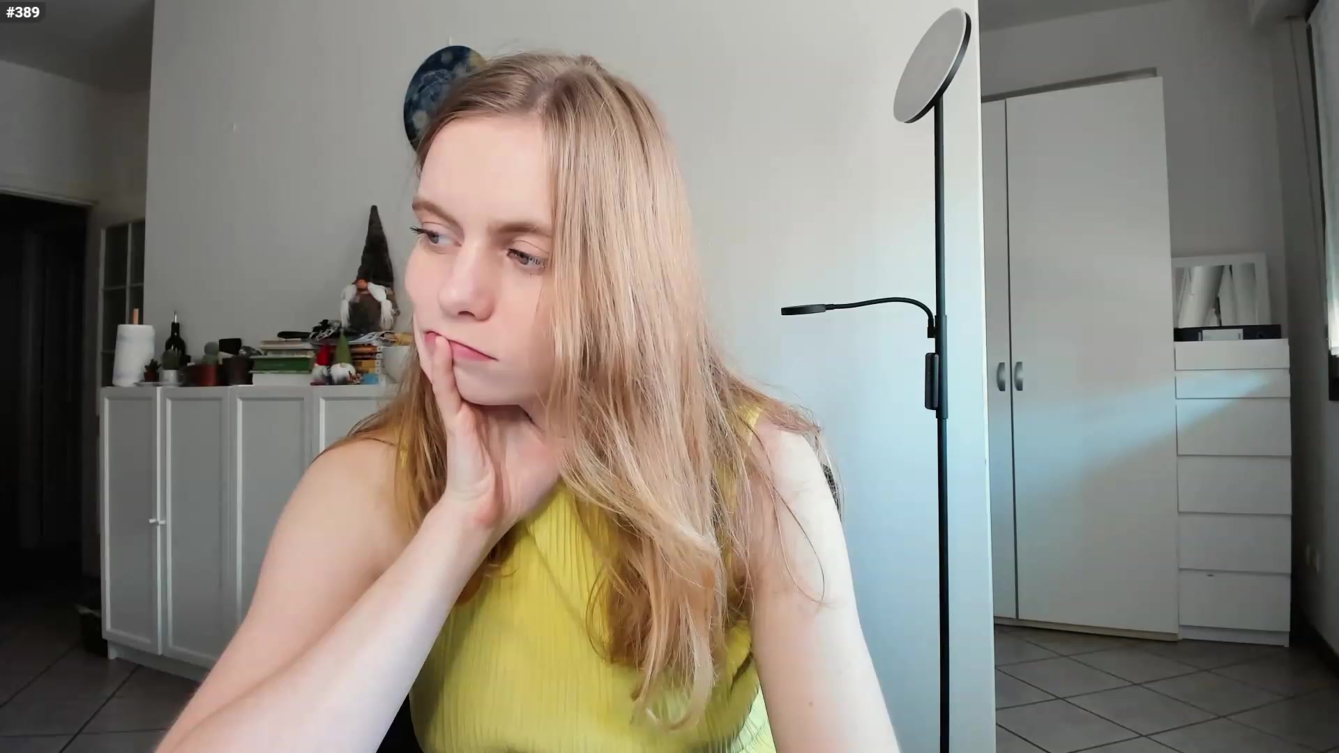 Personage video thumbnail