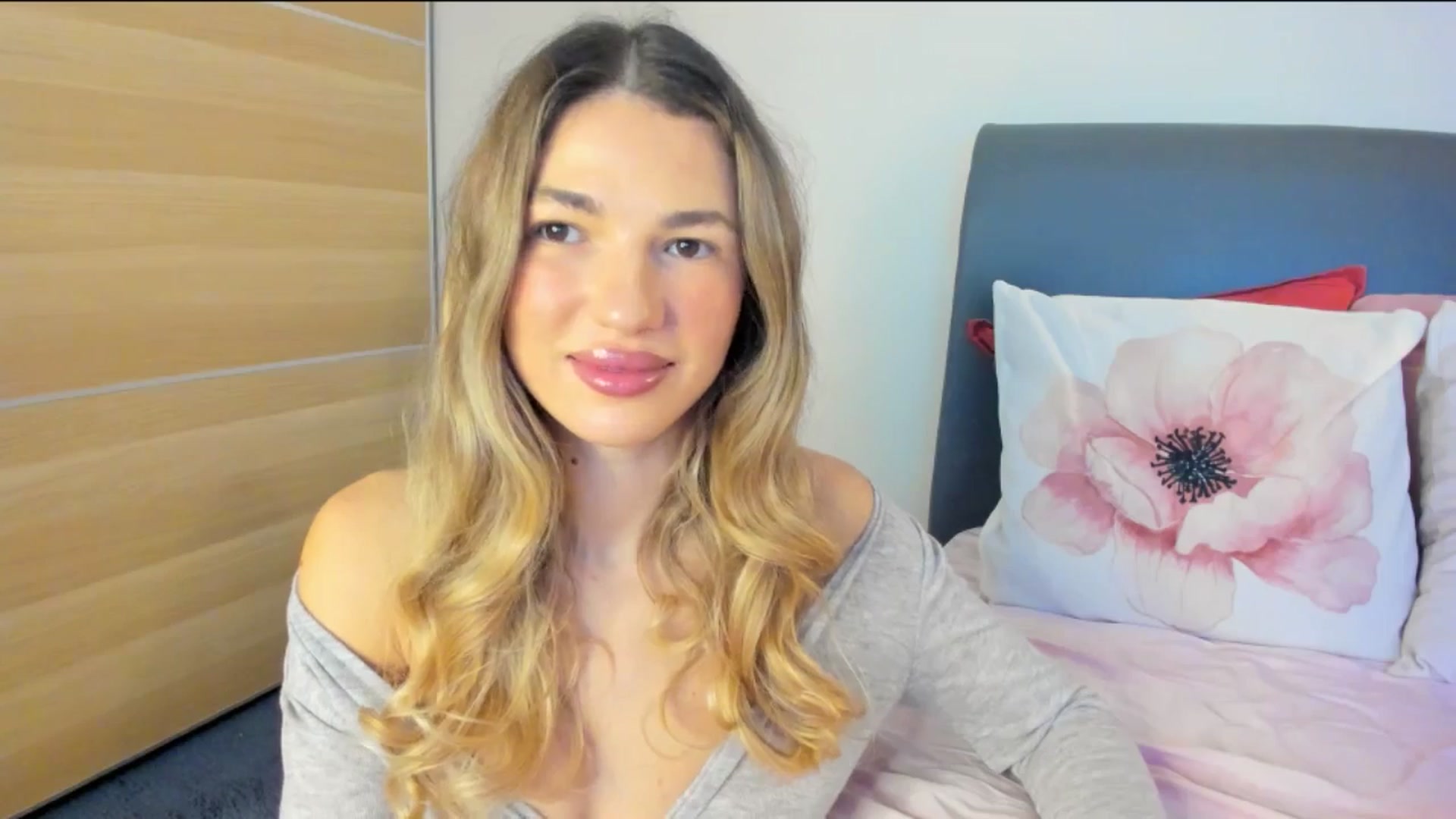 Dariadely video thumbnail