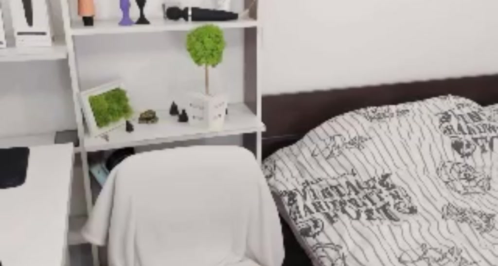 Hannah18x video thumbnail