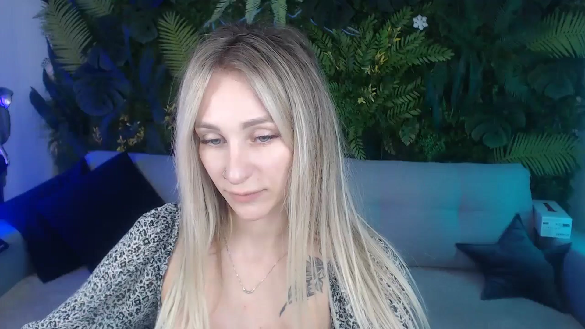 Horny_Blond video thumbnail