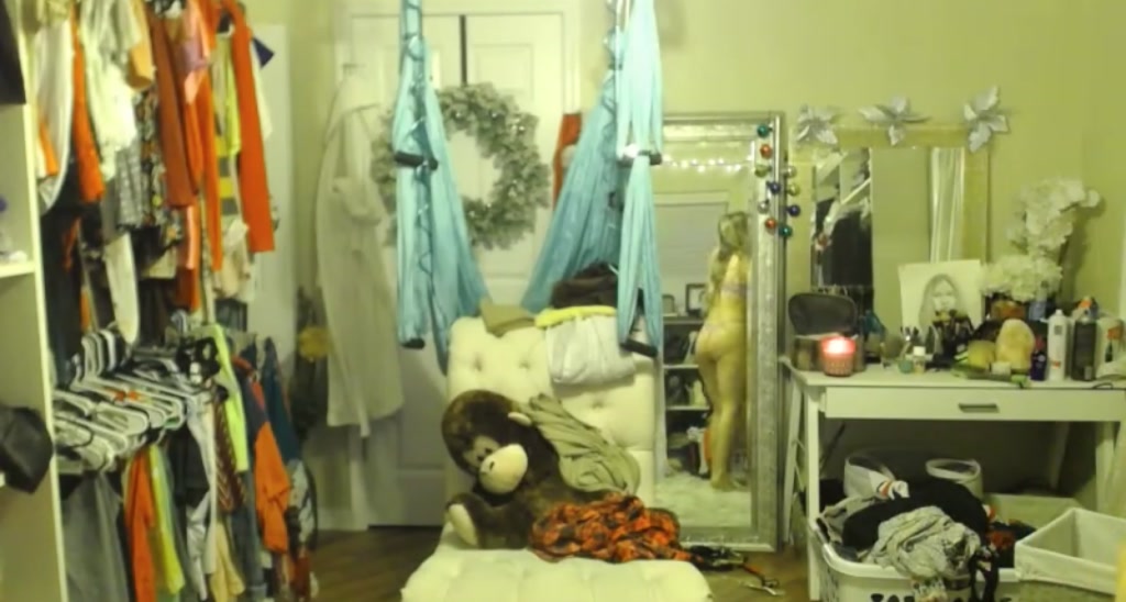 Skye_Evans_ video thumbnail
