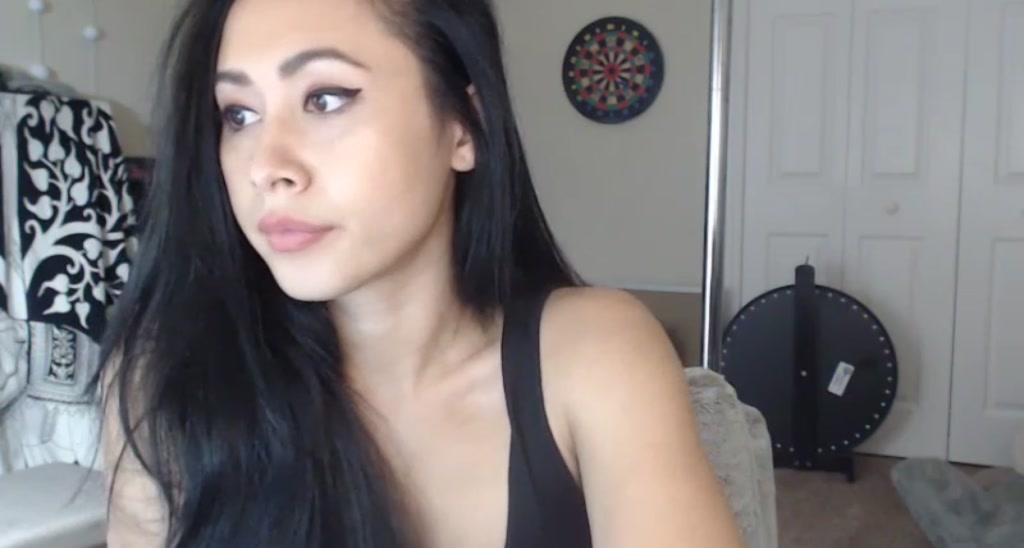 Downloads video thumbnail