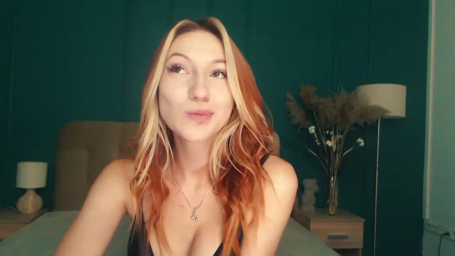 LovelyGin video thumbnail