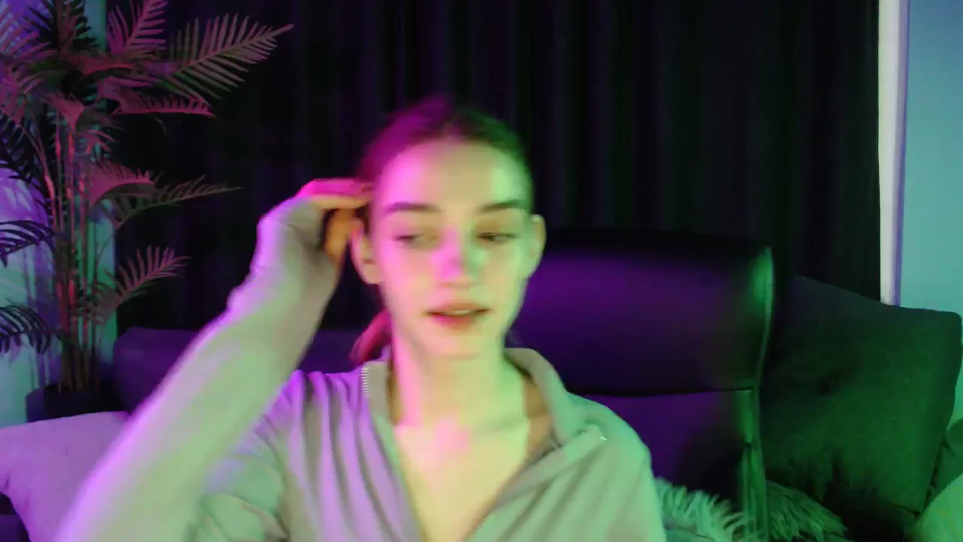 LaraMinx video thumbnail