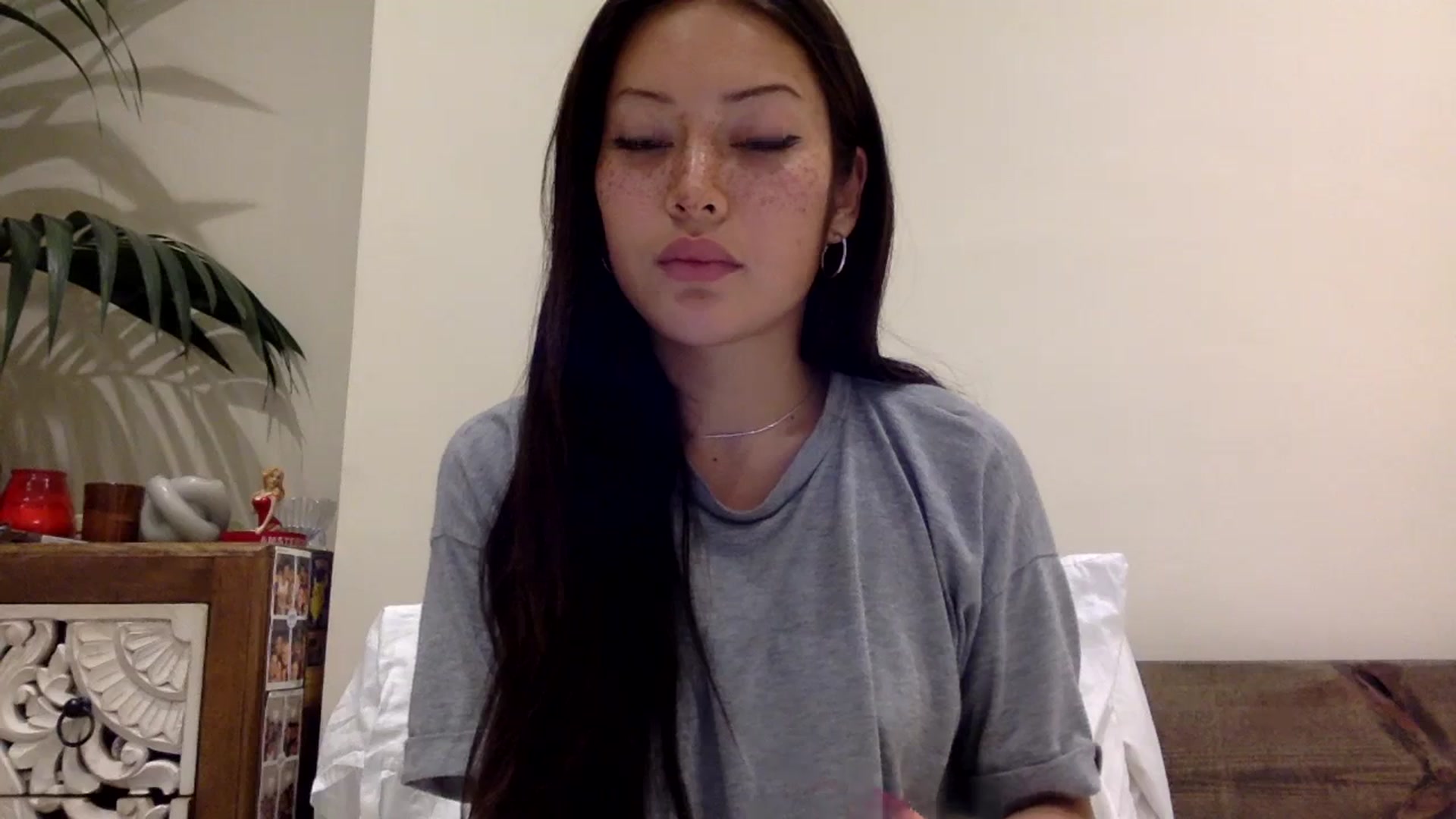 Miss_emiko video thumbnail