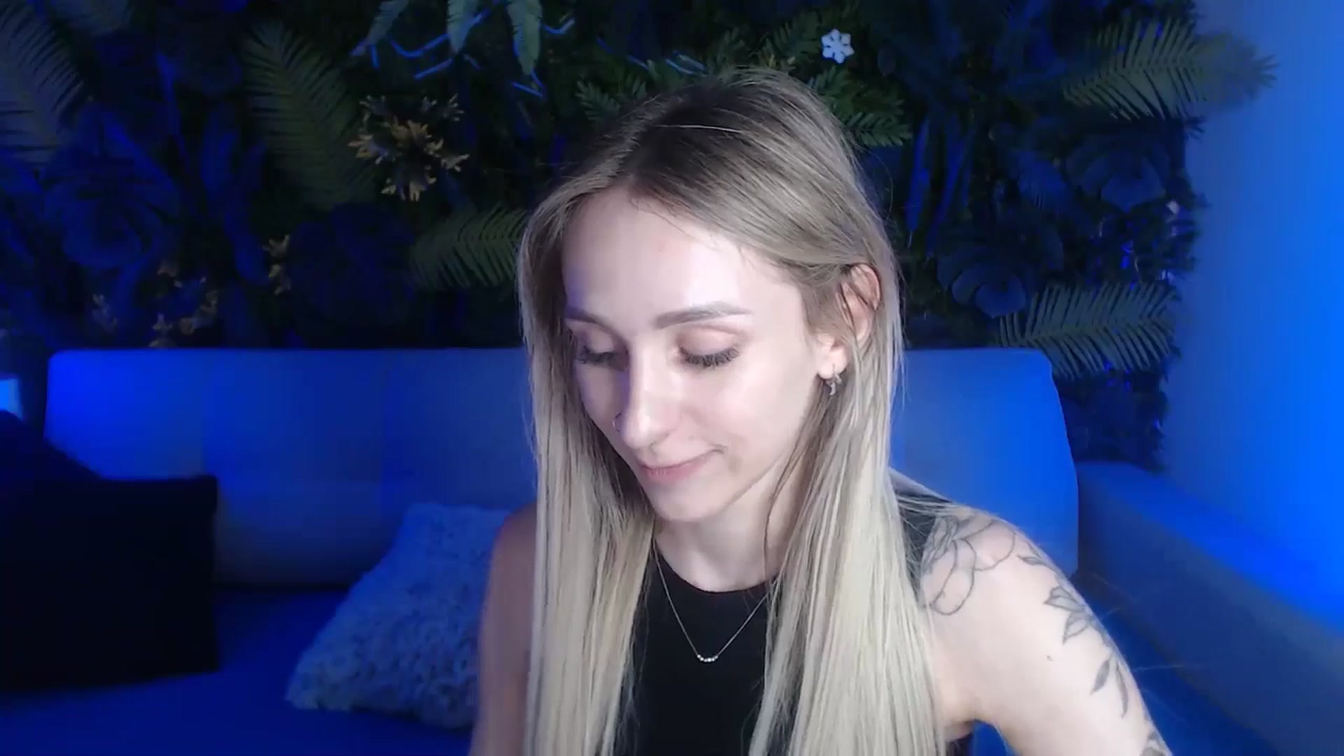 Horny_Blond video thumbnail
