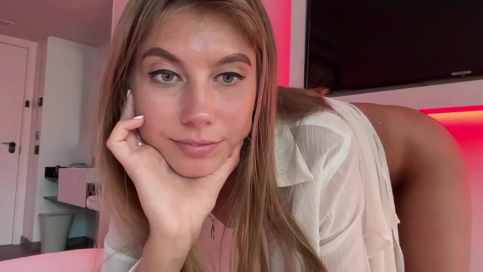 BaliSurfGirl video thumbnail
