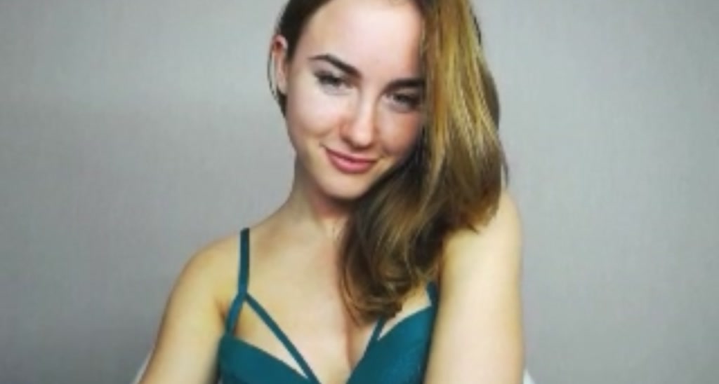 Ellie_18_ video thumbnail