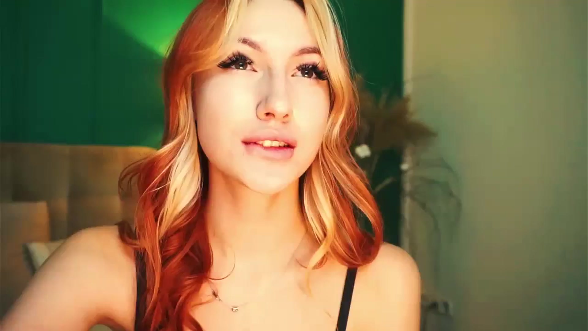 LovelyGin video thumbnail