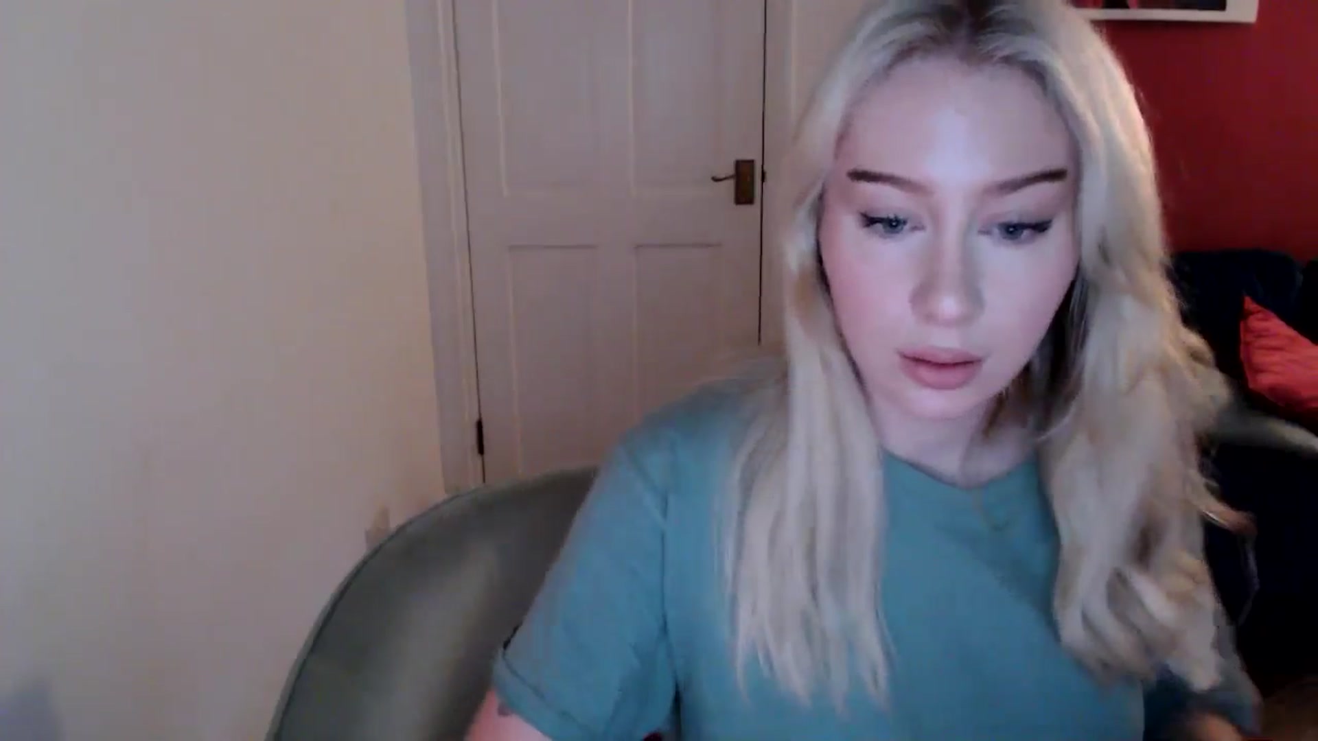 PetiteAvax video thumbnail