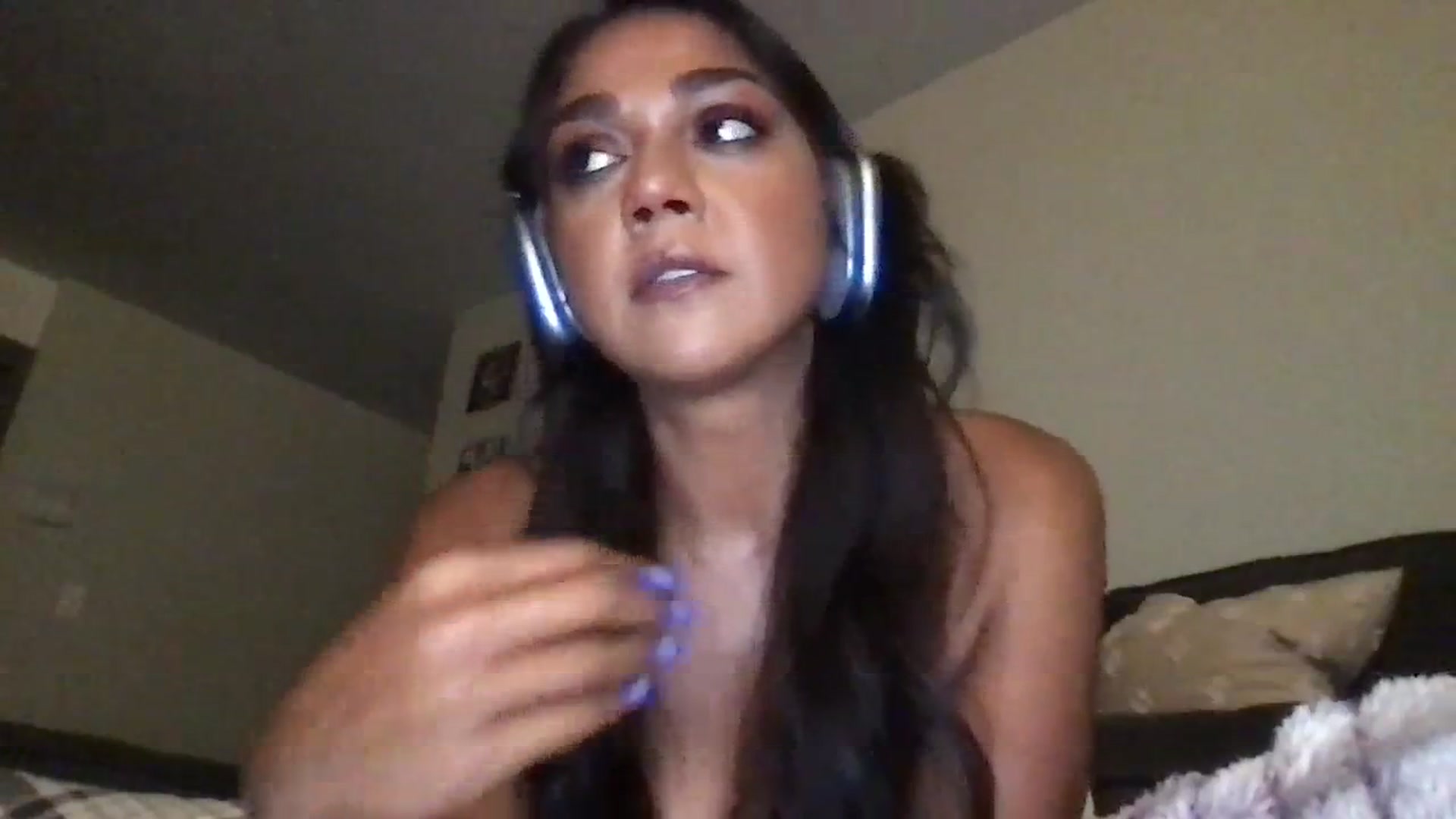 SillyGirlXO video thumbnail