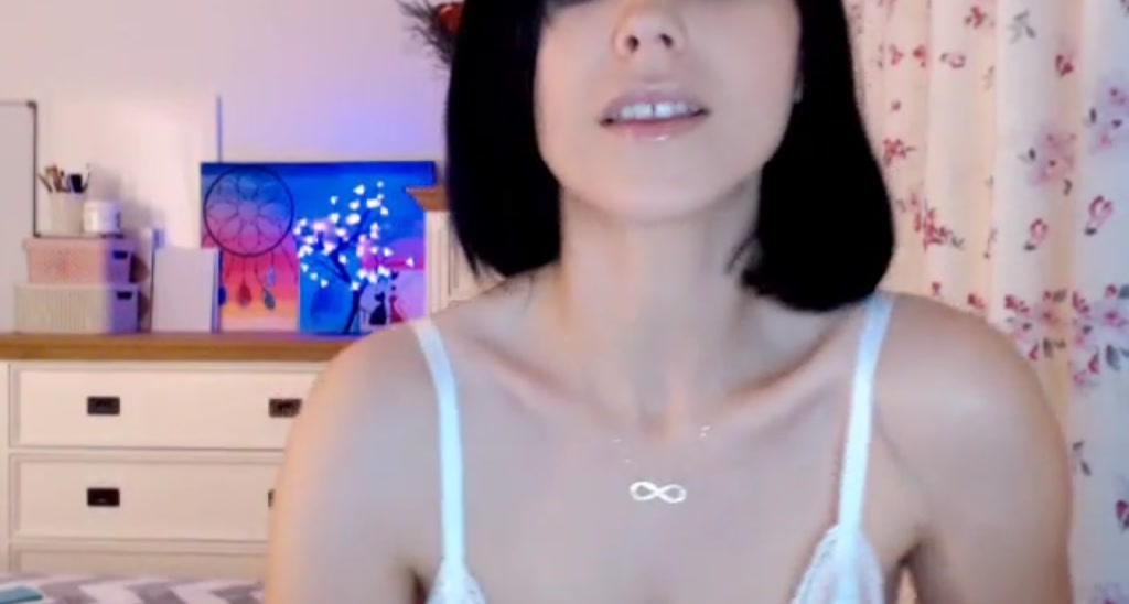 Ami_White video thumbnail
