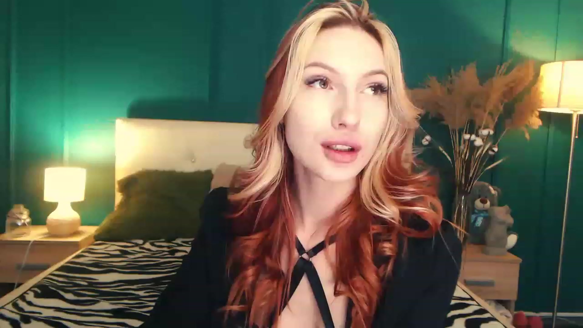 LovelyGin video thumbnail